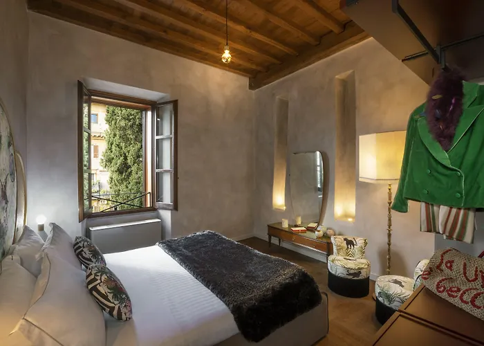 Palm - Small Luxury Of The World