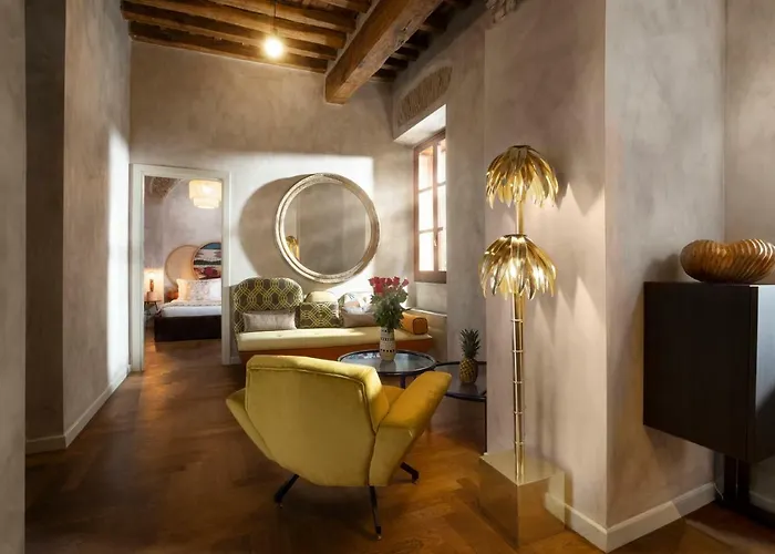 Palm - Small Luxury Of The World